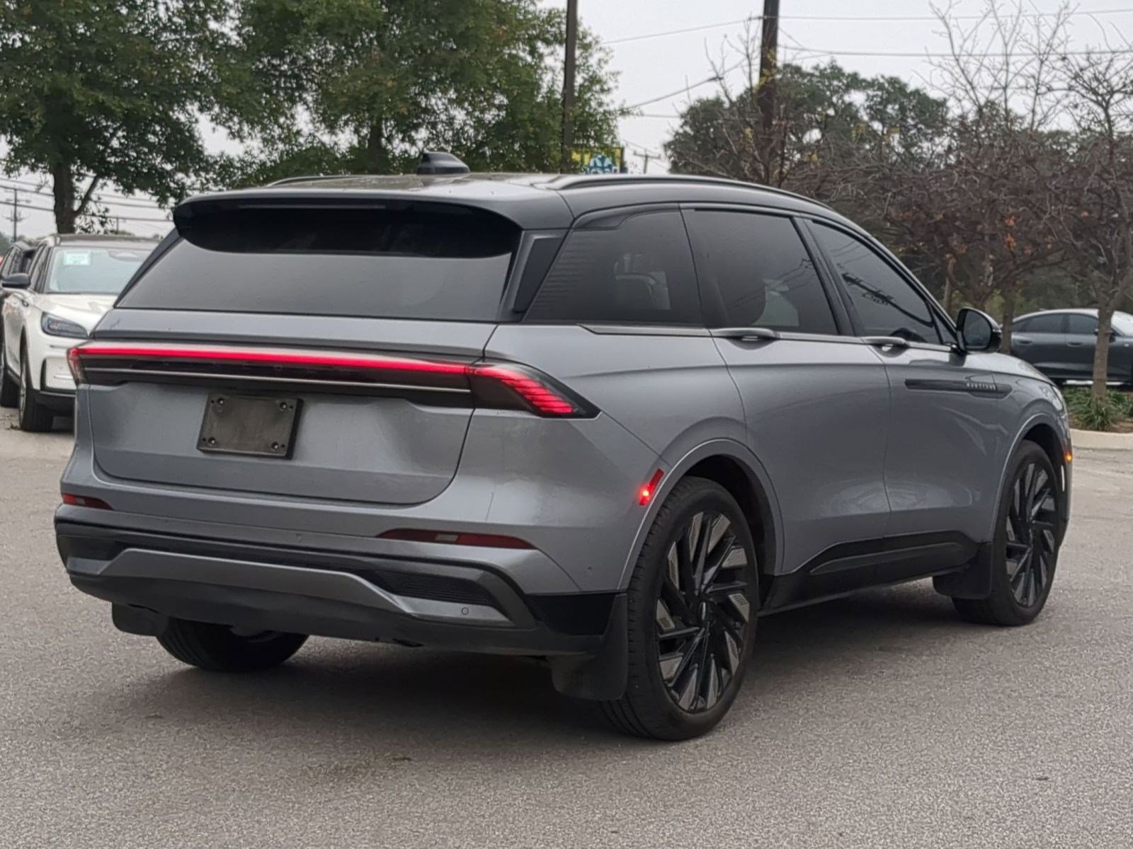 Used 2024 Lincoln Nautilus Reserve w/ Equipment Group 202A image 3