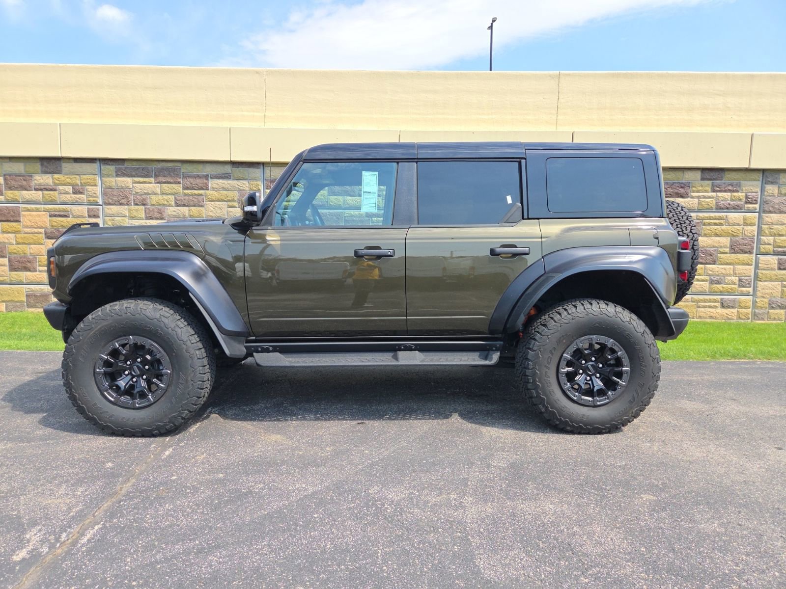Used 2024 Ford Bronco Raptor image 9