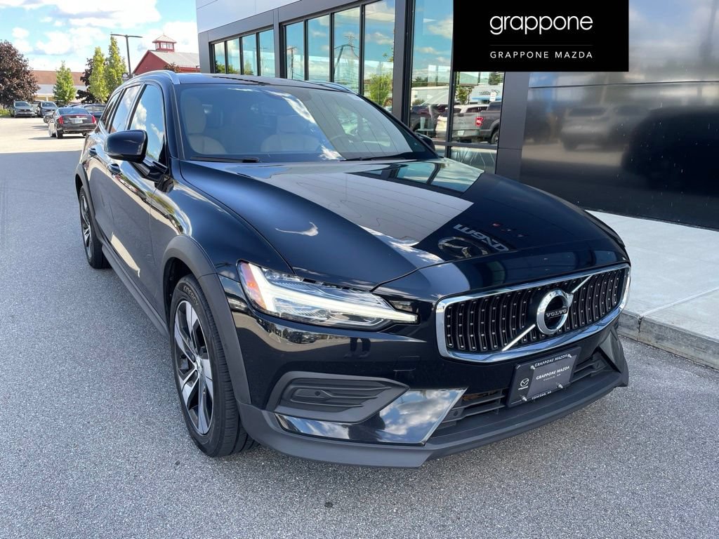 Used 2020 Volvo V60 T5 Cross Country w/ Protection Package Premier AWD/4WD image 1