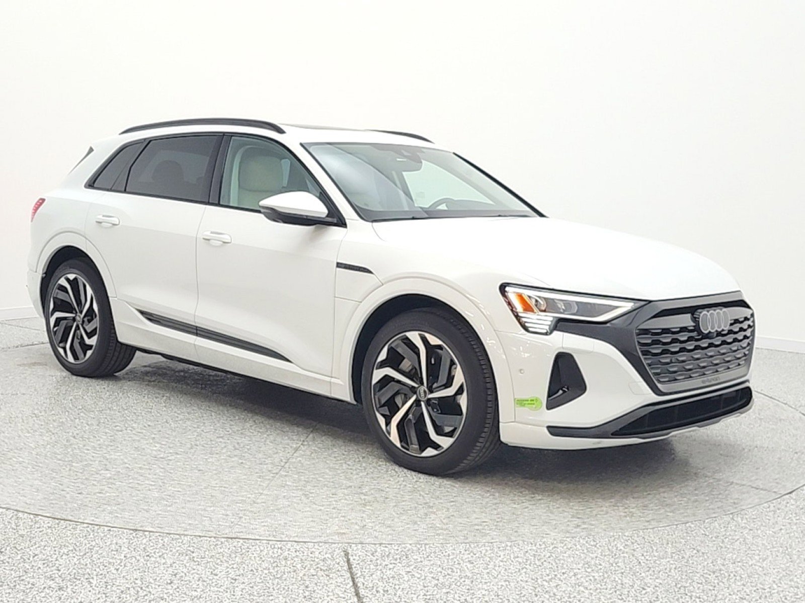 Used 2024 Audi Q8 e-tron Premium Plus w/ Premium Plus Package AWD/4WD image 3