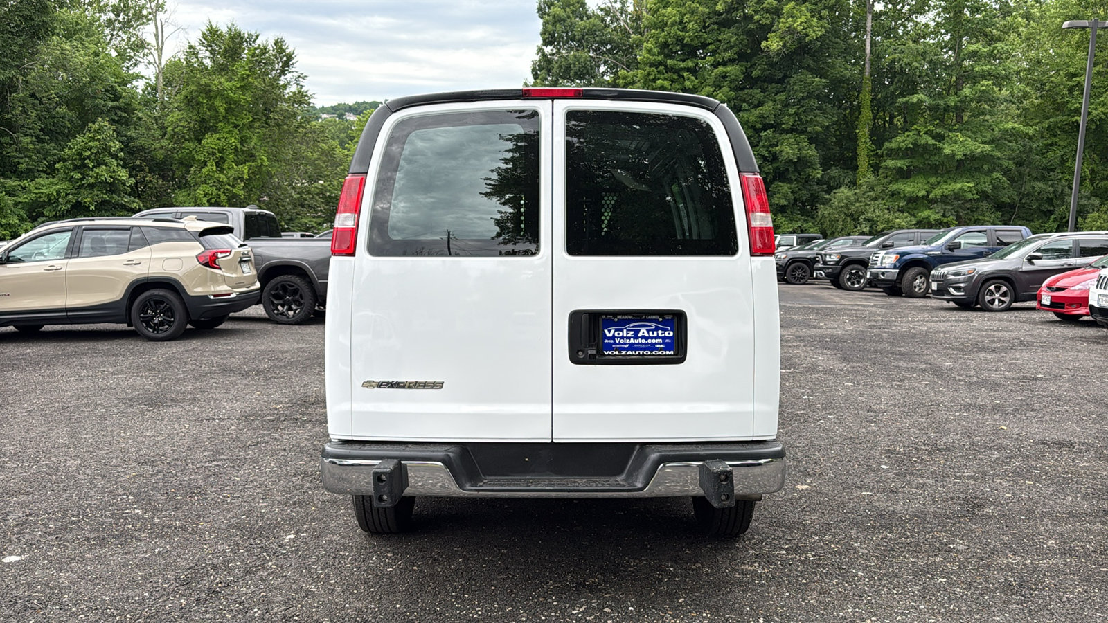 Used 2024 Chevrolet Express 2500 w/ Driver Convenience Package RWD image 7