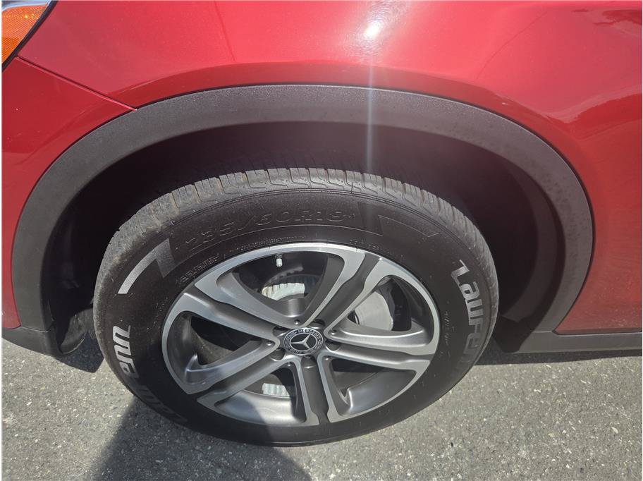 Used 2017 Mercedes-Benz GLC 300 4MATIC image 11