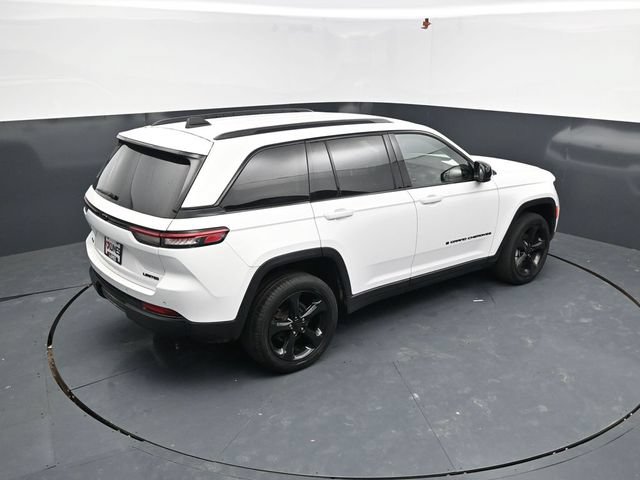 Used 2023 Jeep Grand Cherokee Limited w/ Black Appearance Package AWD/4WD image 58