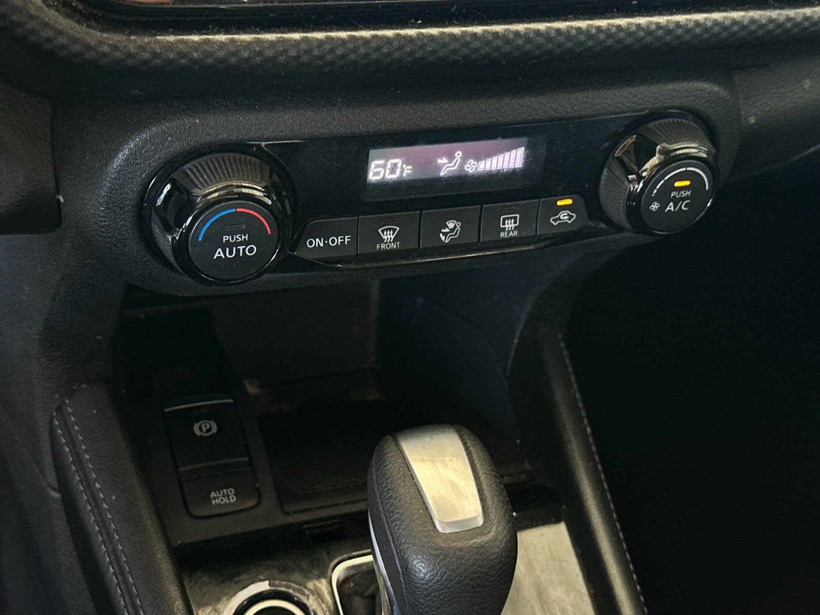 Used 2021 Nissan Kicks SV image 18