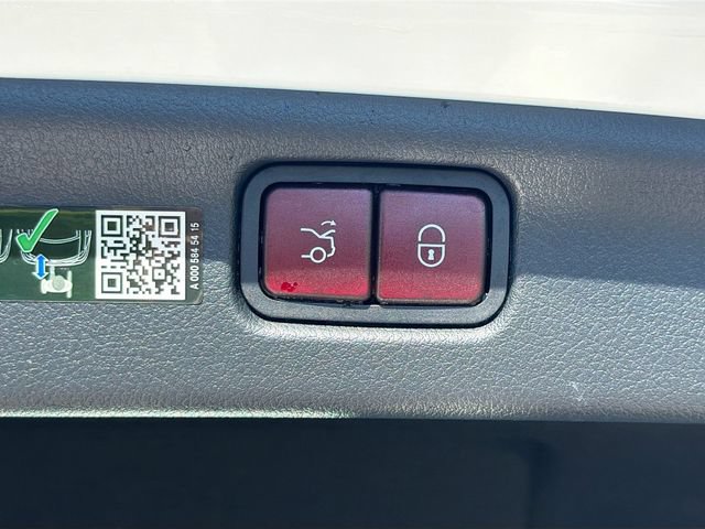 Used 2025 Mercedes-Benz C 300 4MATIC Sedan image 14