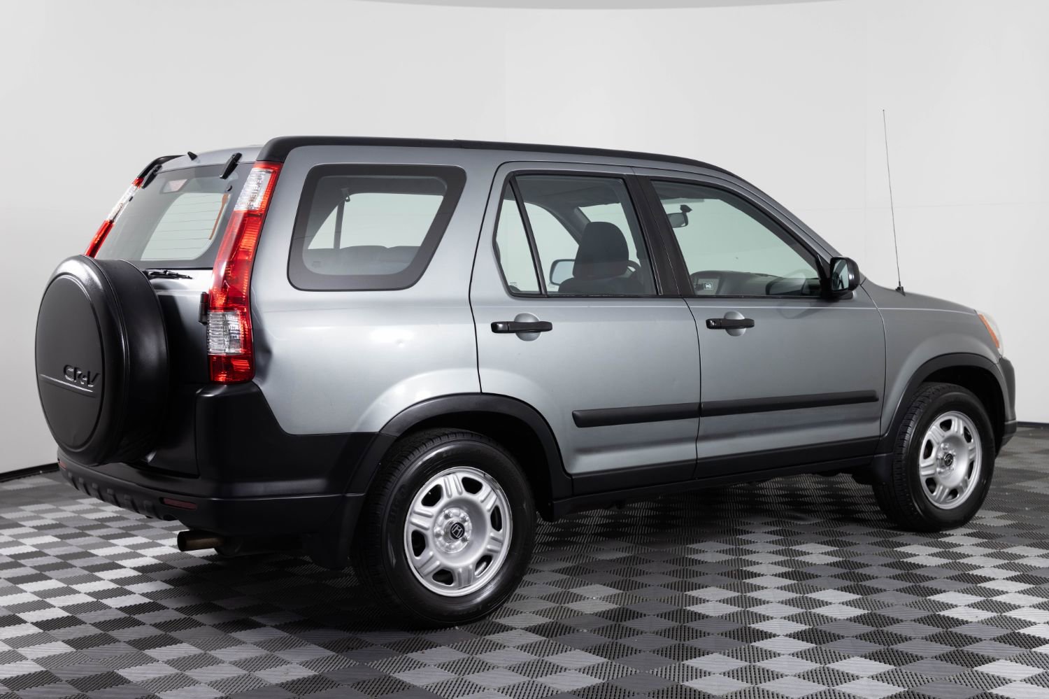 Used 2005 Honda CR-V LX image 8