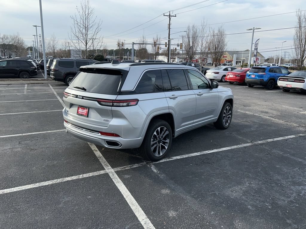 New 2024 Jeep Grand Cherokee Overland w/ Advanced Protech Group III AWD/4WD image 4