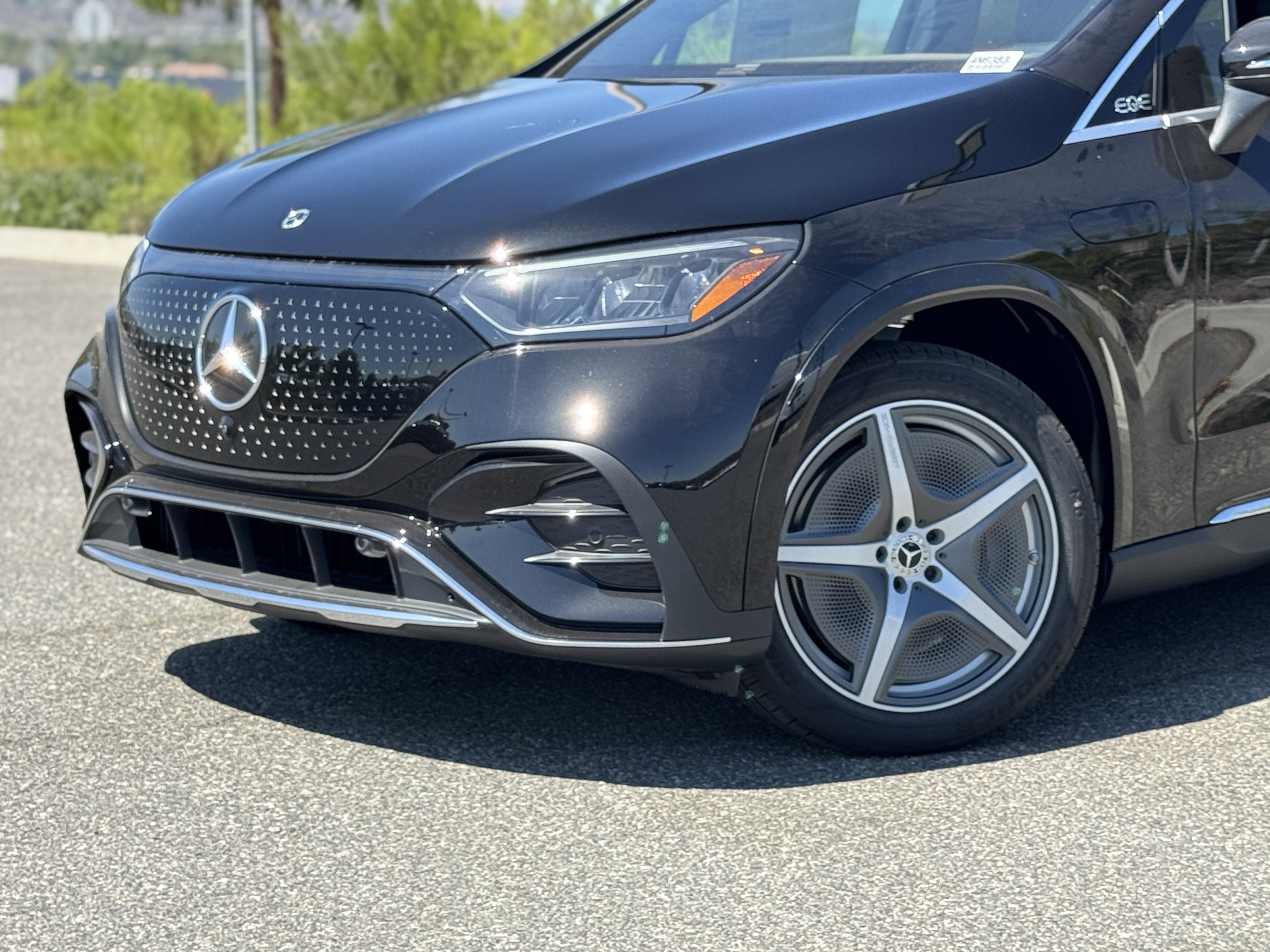 New 2026 Mercedes-Benz EQE 320 4MATIC SUV image 3