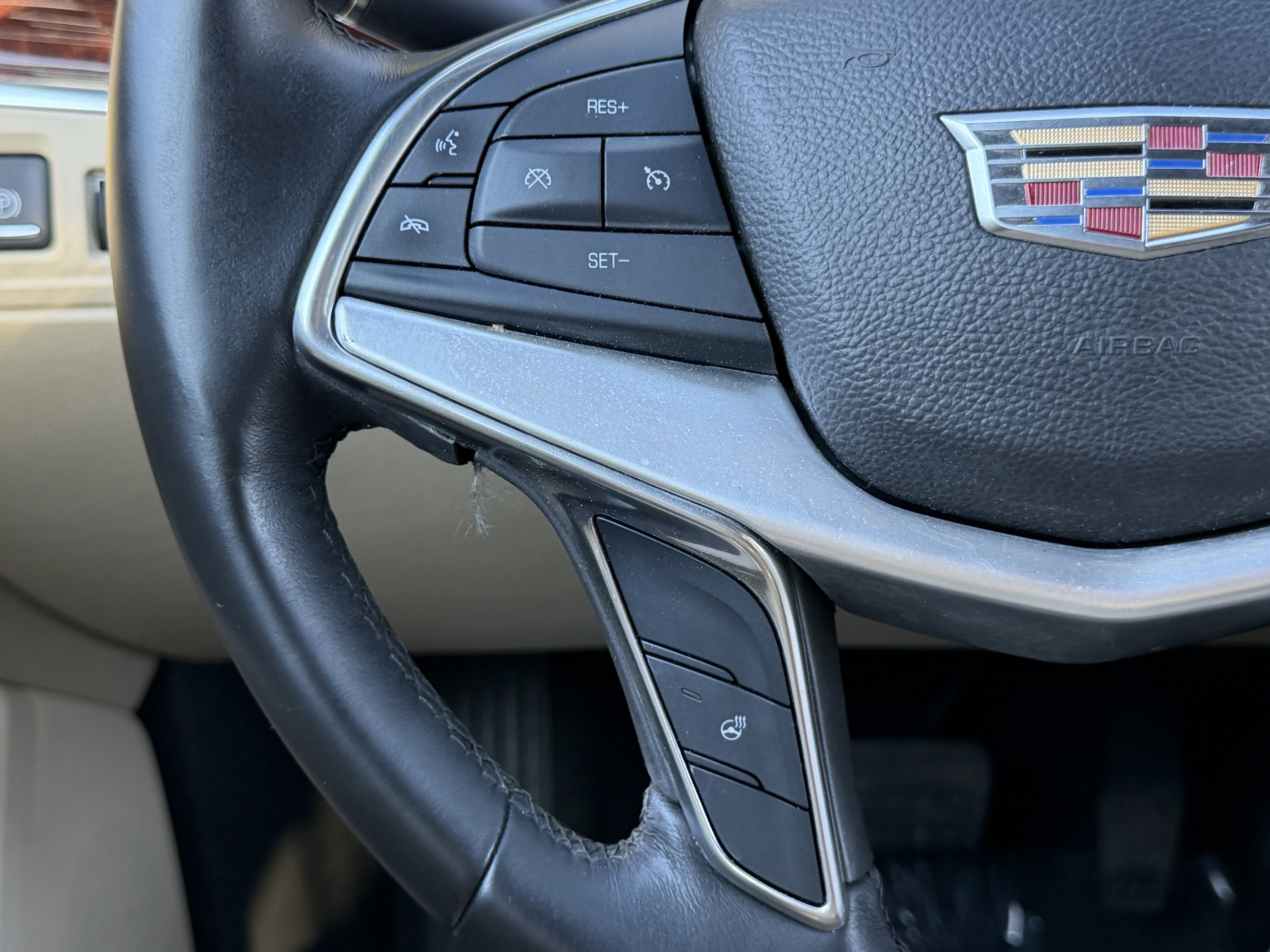 Used 2017 Cadillac XT5 Luxury w/ LPO, Wheel Lock Package image 33