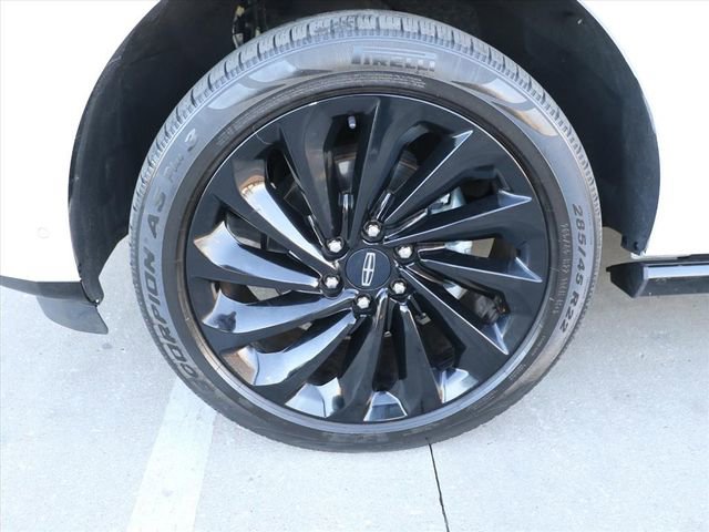Used 2020 Lincoln Navigator Reserve w/ Equipment Group 208A Reserve image 7