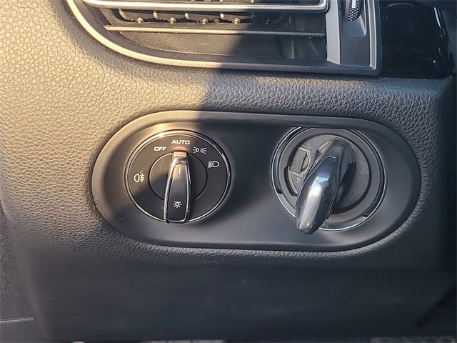 Used 2023 Porsche Macan Turbo image 21