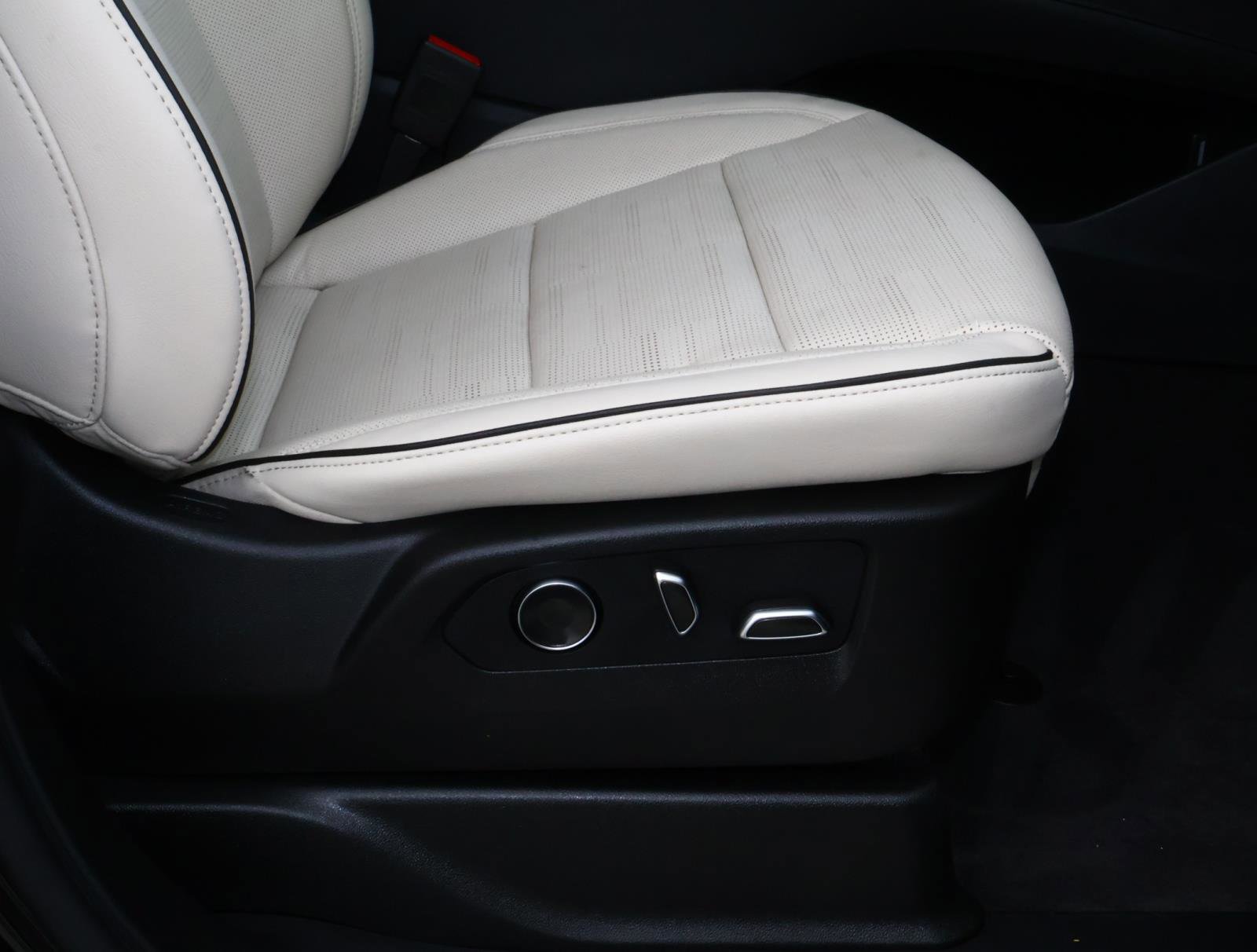 Used 2024 Cadillac Escalade Sport w/ LPO, ONYX Package image 20