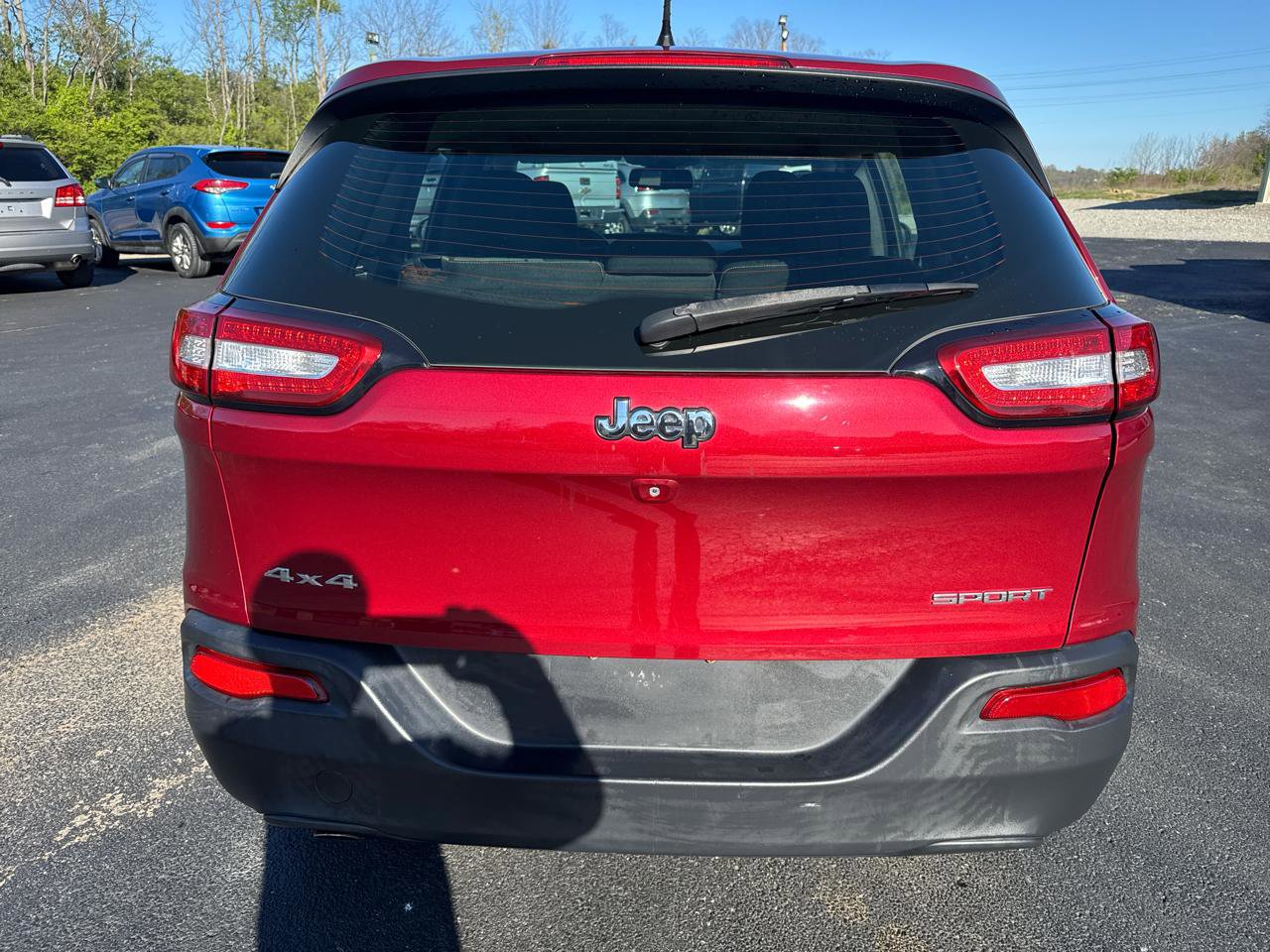 Used 2015 Jeep Cherokee Sport image 4