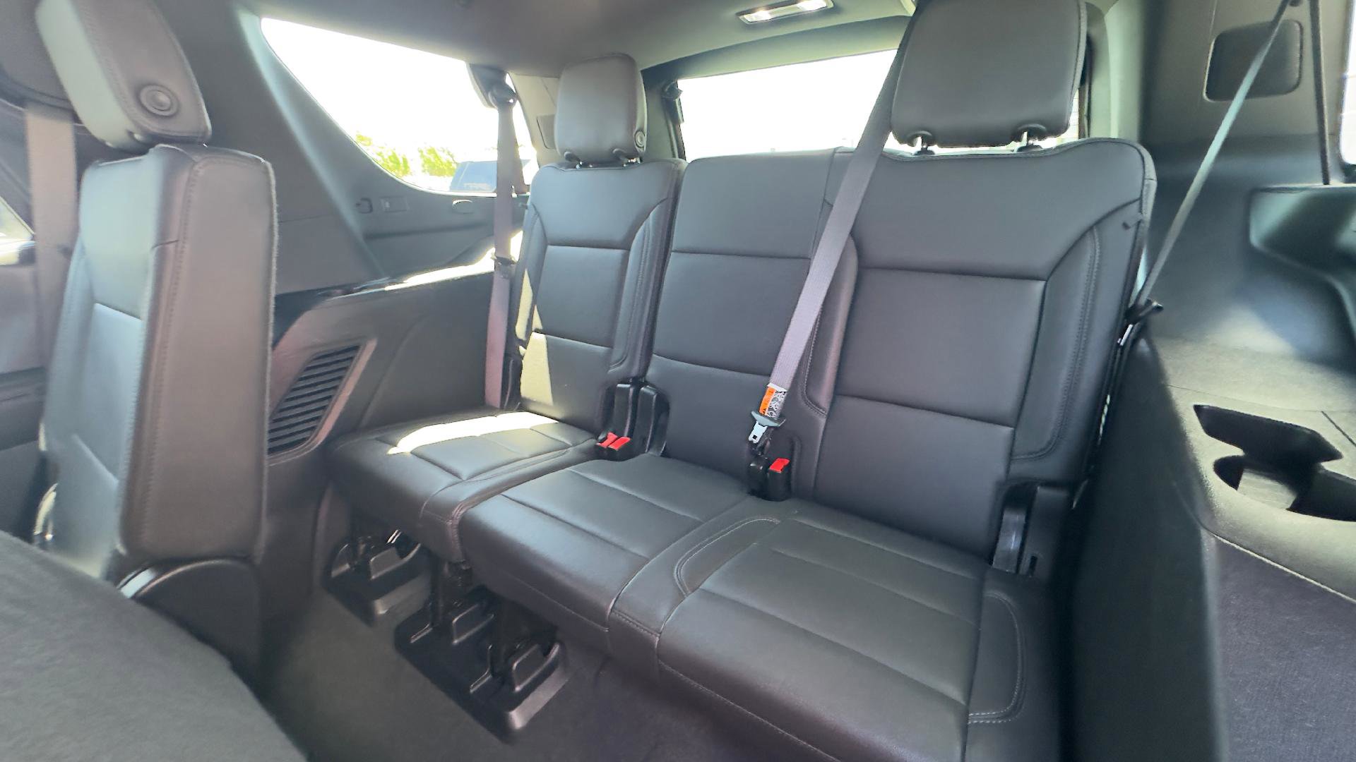 Used 2025 Chevrolet Tahoe LT AWD/4WD image 9
