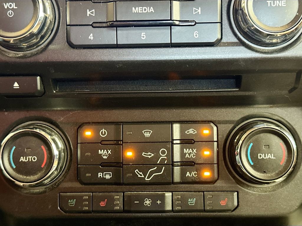 Used 2017 Ford F250 Lariat w/ Lariat Value Package AWD/4WD image 17