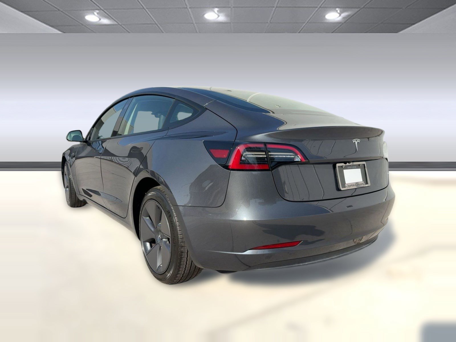 Used 2023 Tesla Model 3 Standard Range image 3