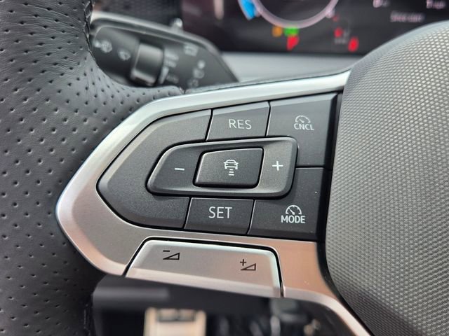 New 2026 Volkswagen Tiguan SE R-Line FWD image 24