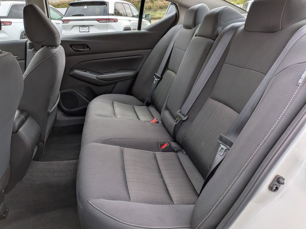 Used 2025 Nissan Altima 2.5 SV image 18