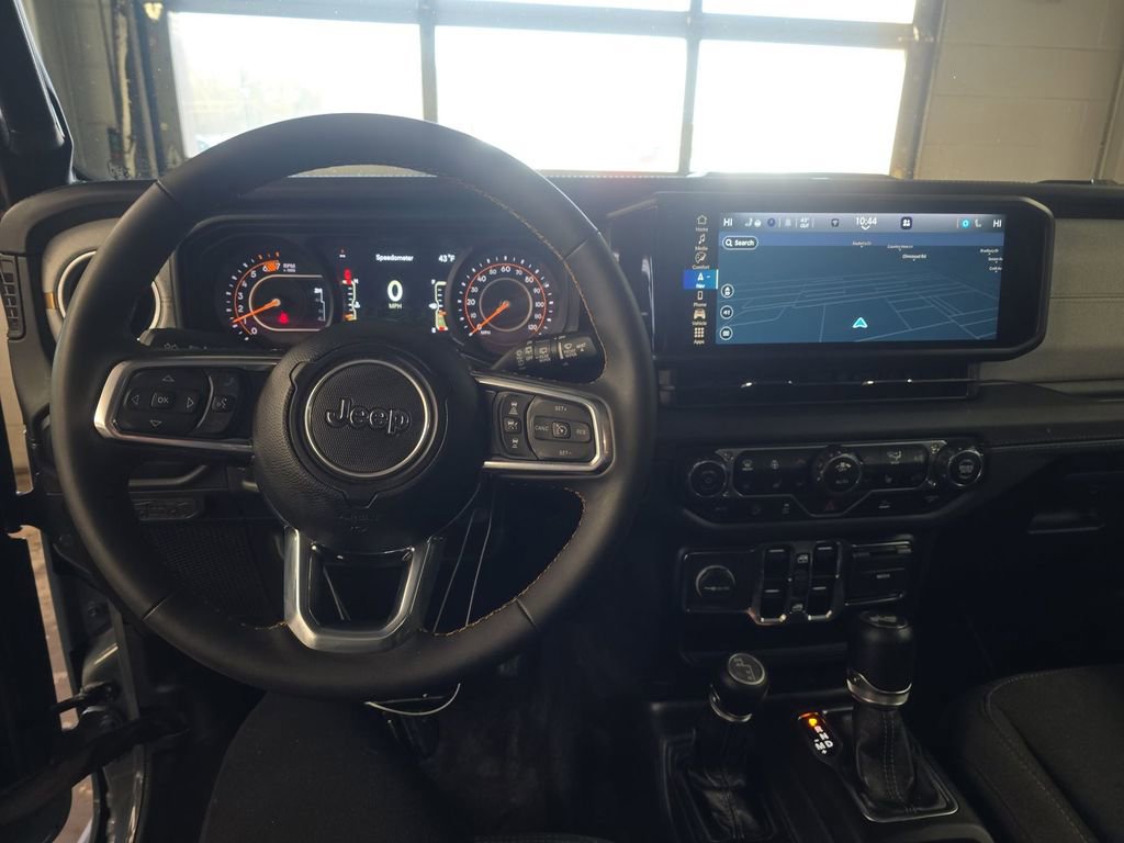 Used 2024 Jeep Wrangler Sahara w/ Technology Group AWD/4WD image 6