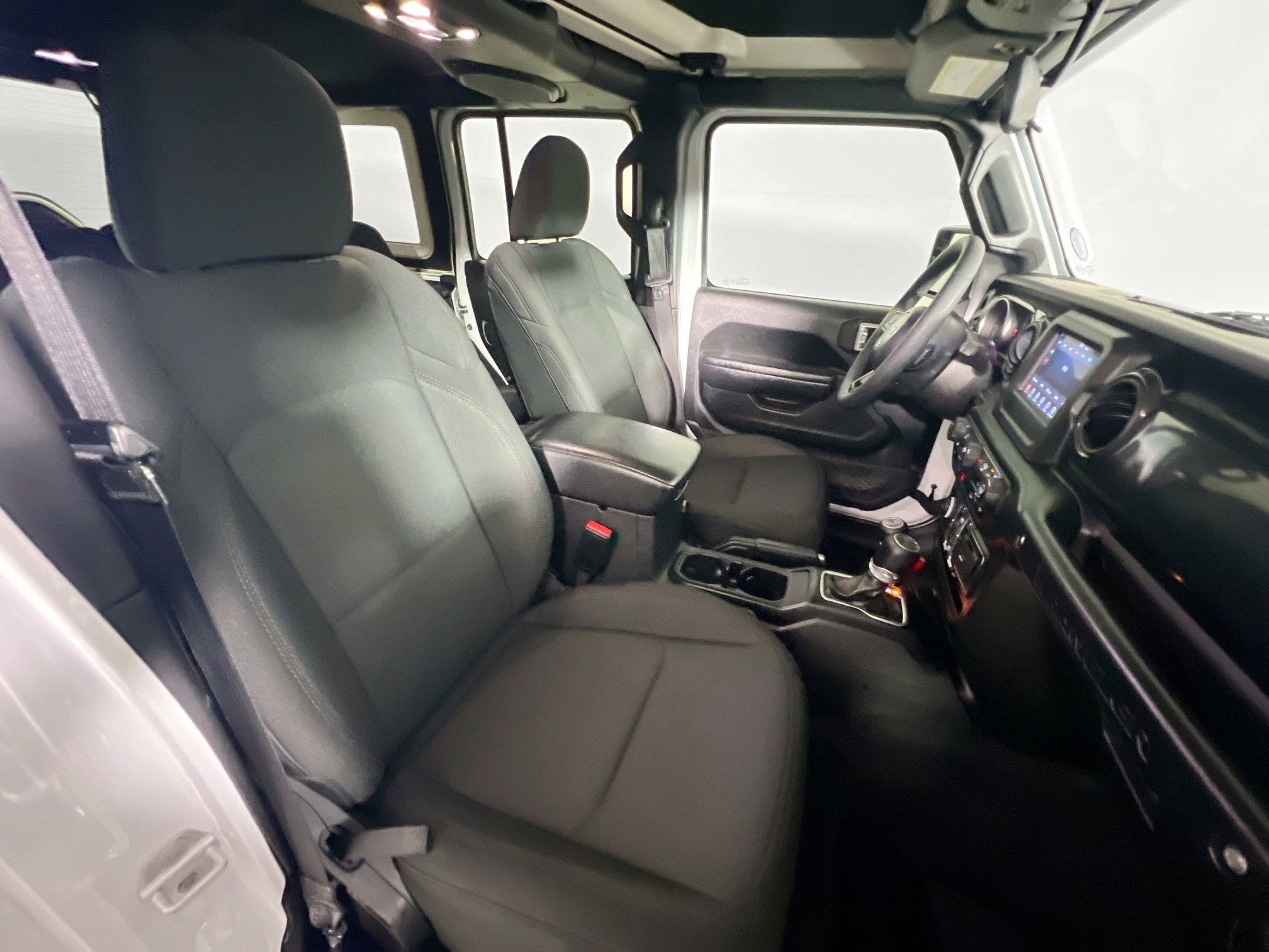 Used 2023 Jeep Wrangler Altitude image 29