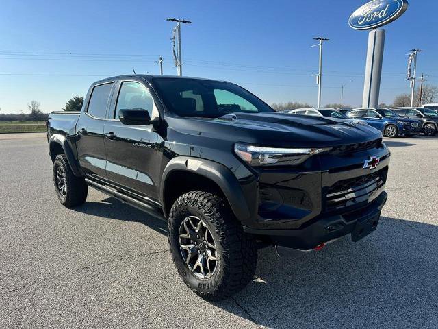 Used 2025 Chevrolet Colorado ZR2 w/ Technology Package AWD/4WD image 8