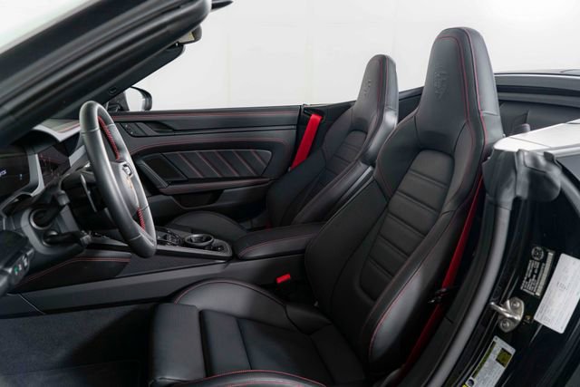 Used 2025 Porsche 911 Carrera 4 GTS AWD/4WD image 15