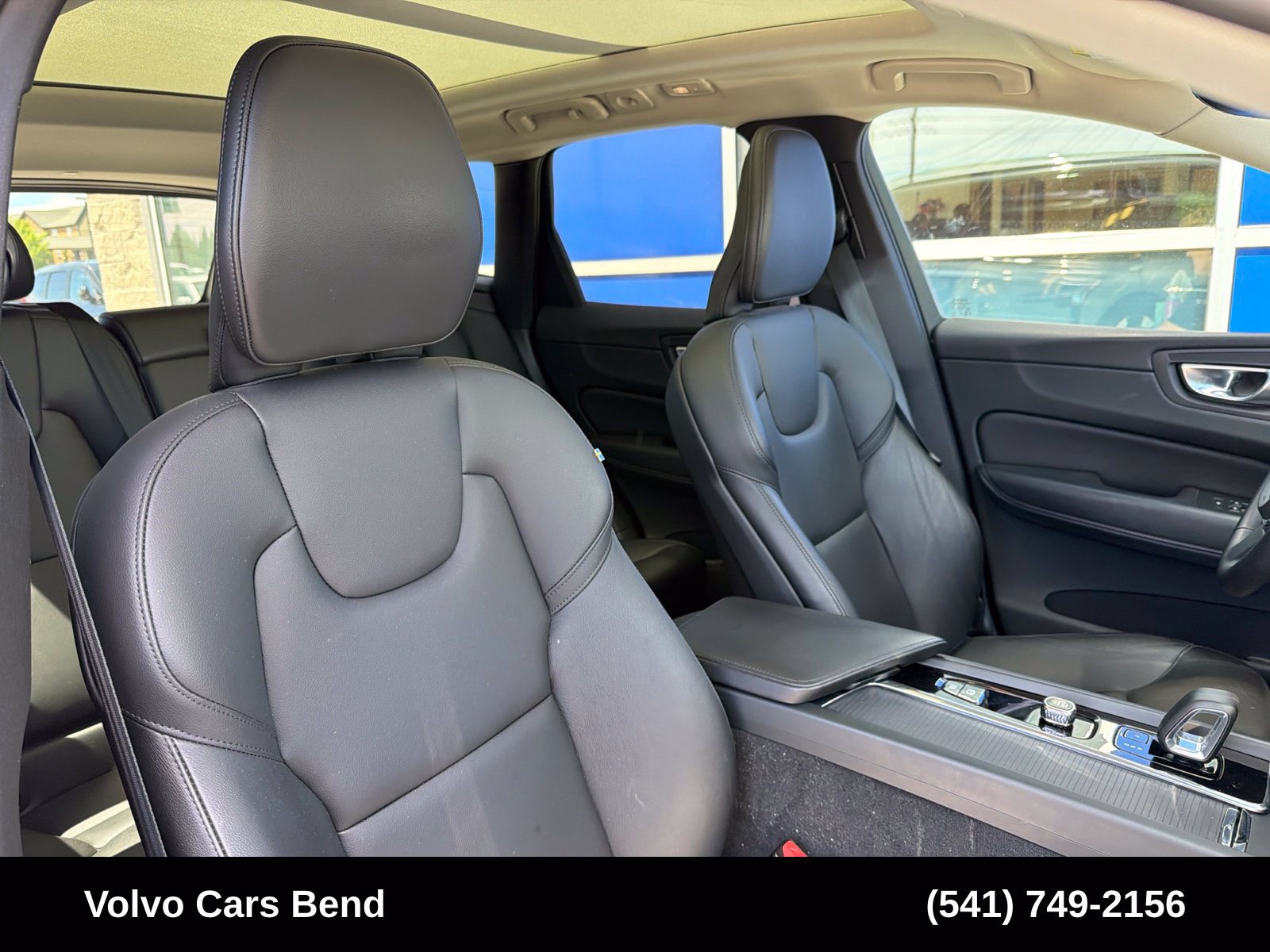 Used 2024 Volvo XC60 B5 Core w/ Protection Package Premier AWD/4WD image 26