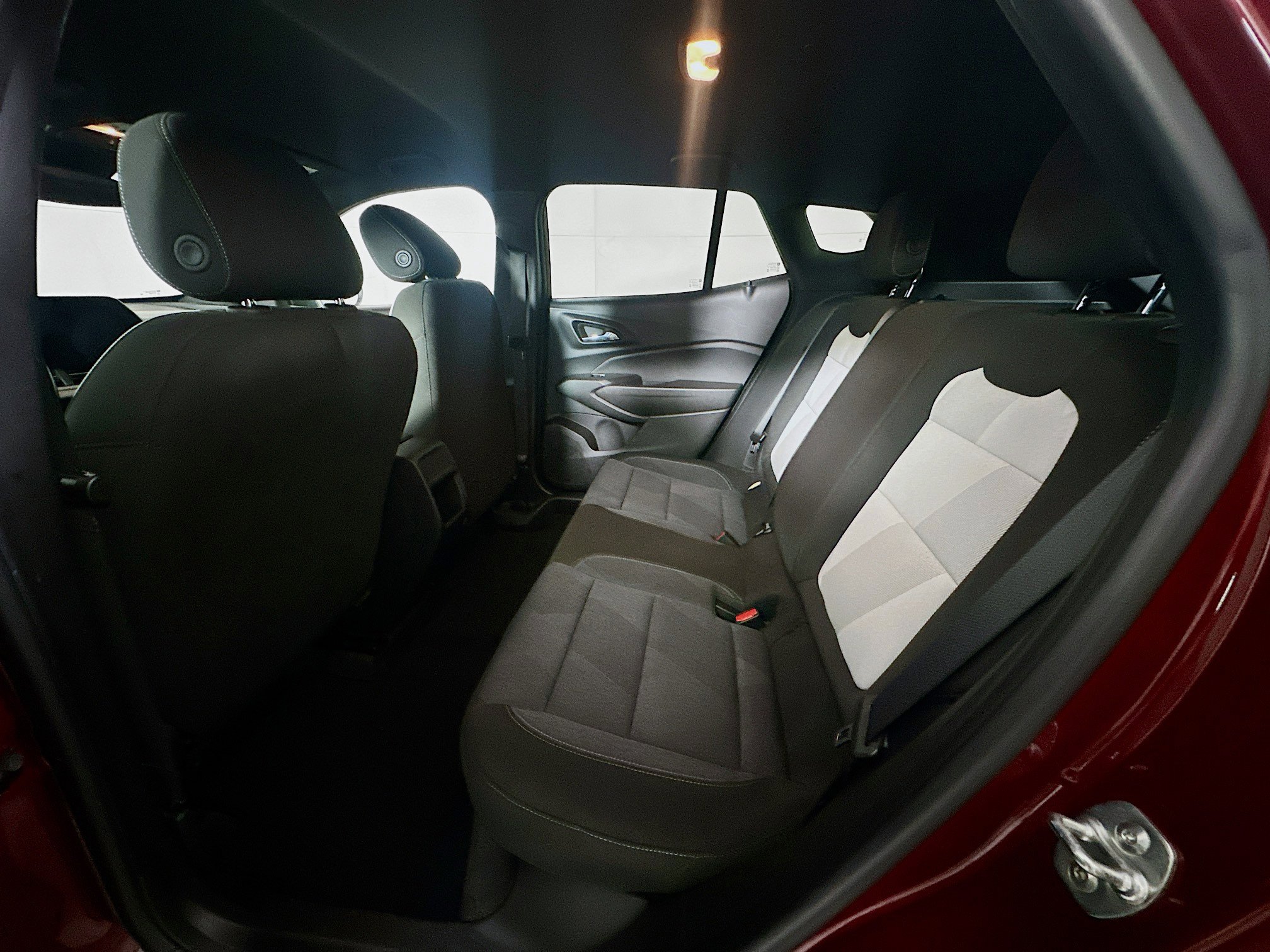 Used 2025 Chevrolet Trax RS FWD image 25