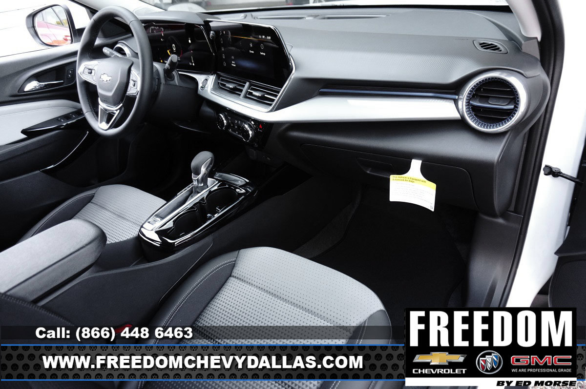 New 2026 Chevrolet Trax LT w/ LT Convenience Package FWD image 12
