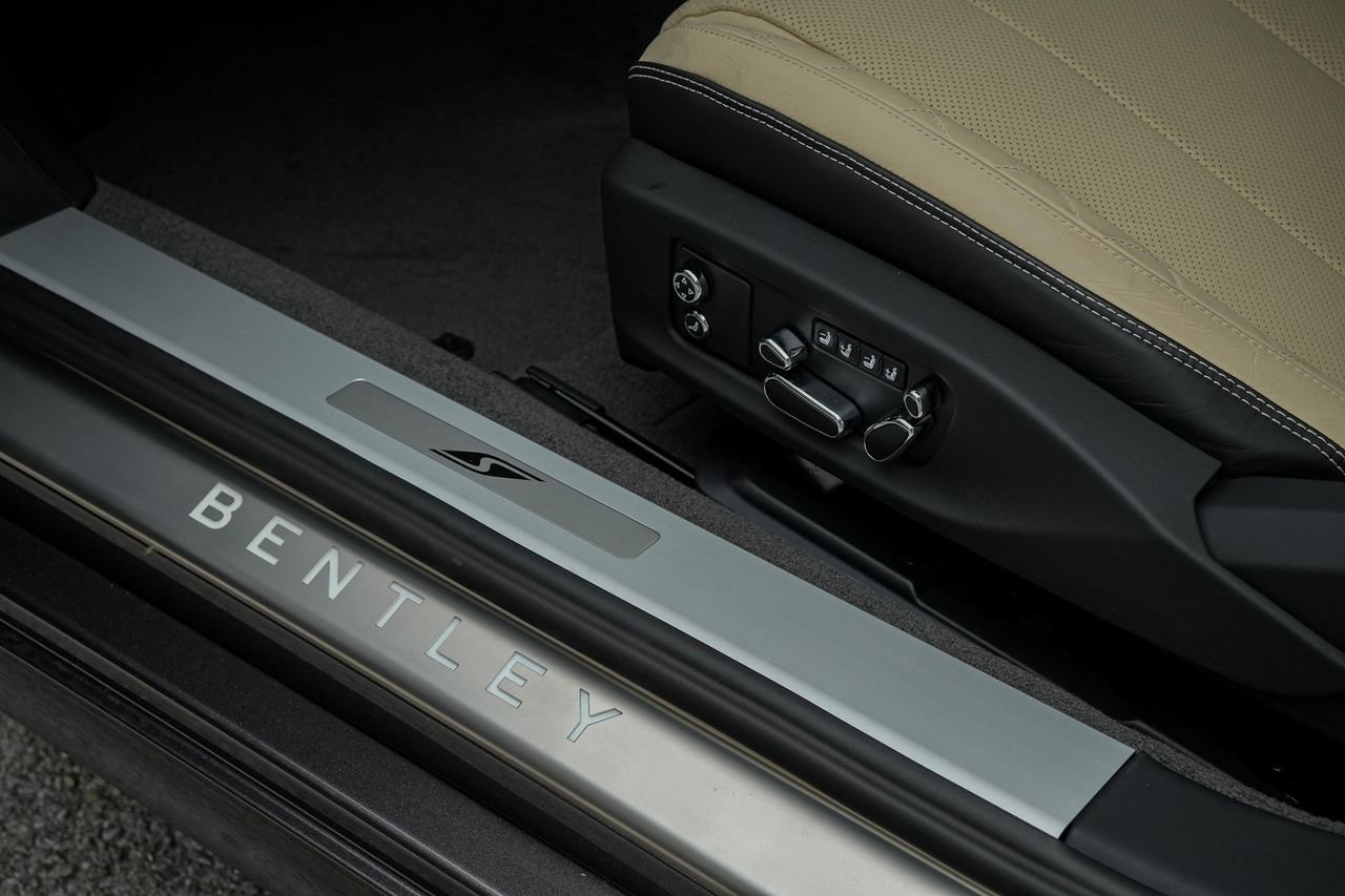 Certified 2024 Bentley Continental GT V8 image 32