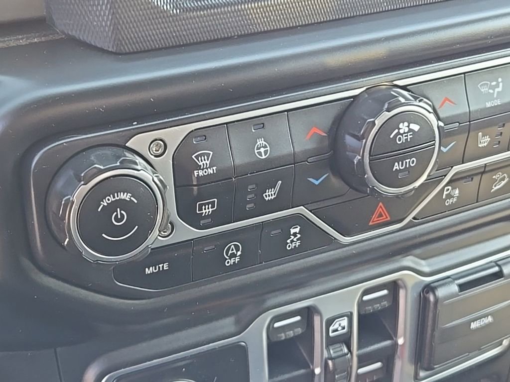 Used 2020 Jeep Wrangler Unlimited Sahara w/ Safety Group image 24