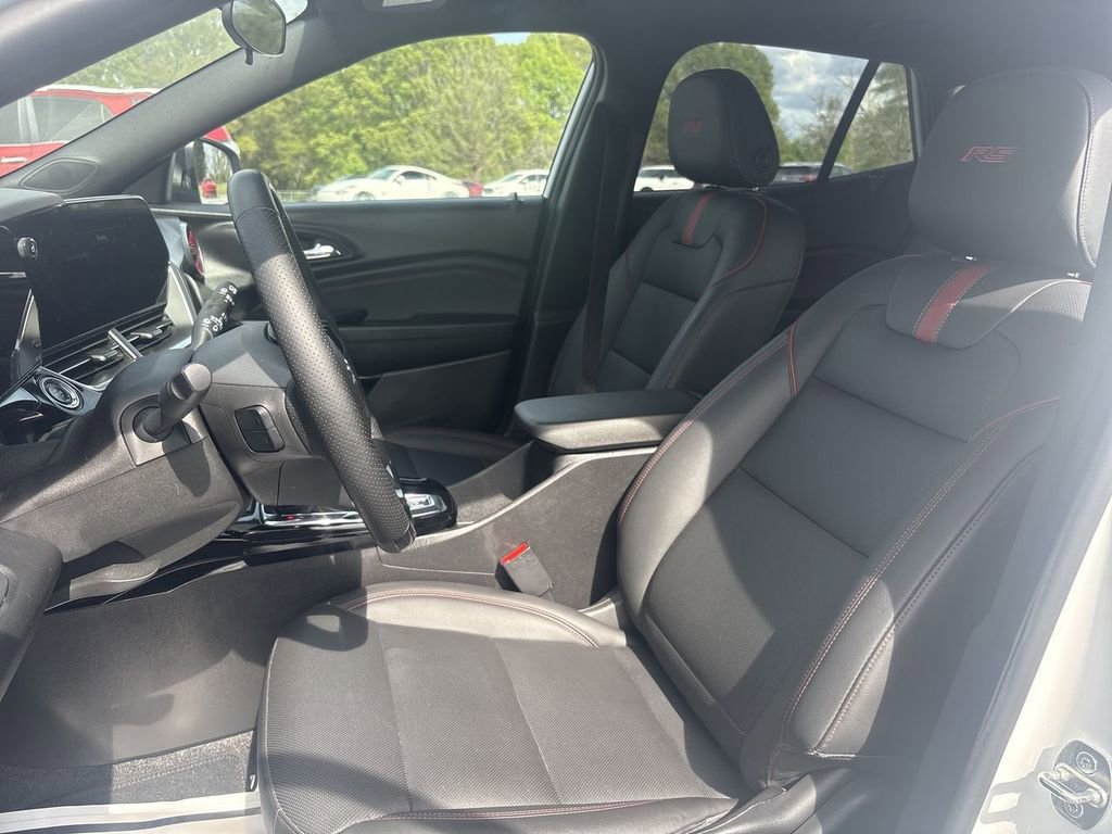 Certified 2024 Chevrolet Trax RS image 16