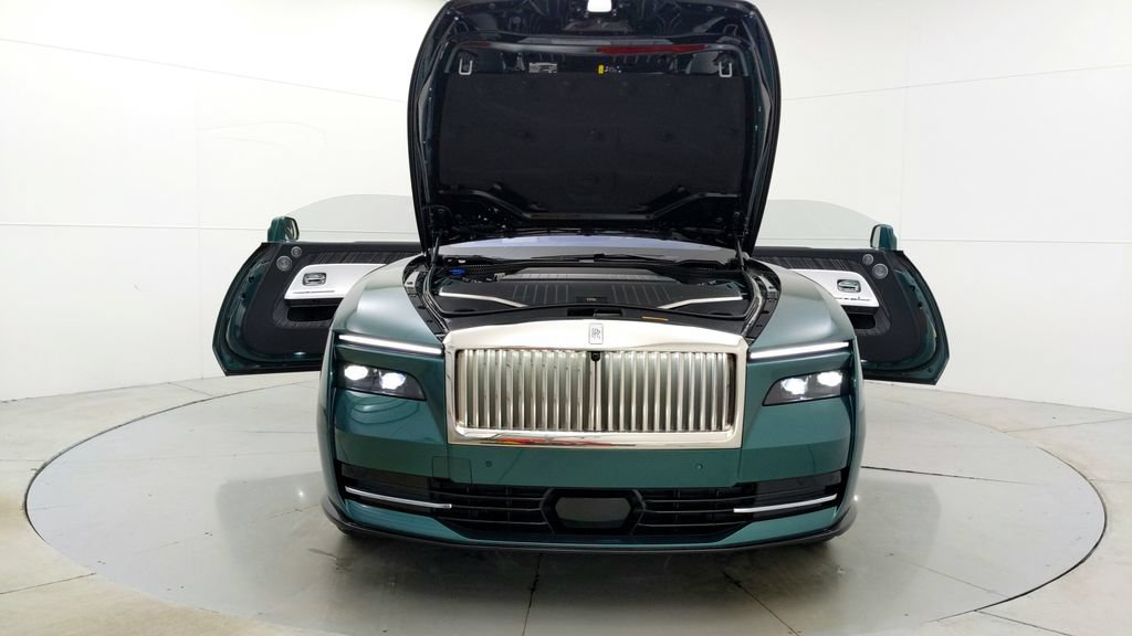 Used 2024 Rolls-Royce Spectre w/ Spectre Launch Package AWD/4WD image 18