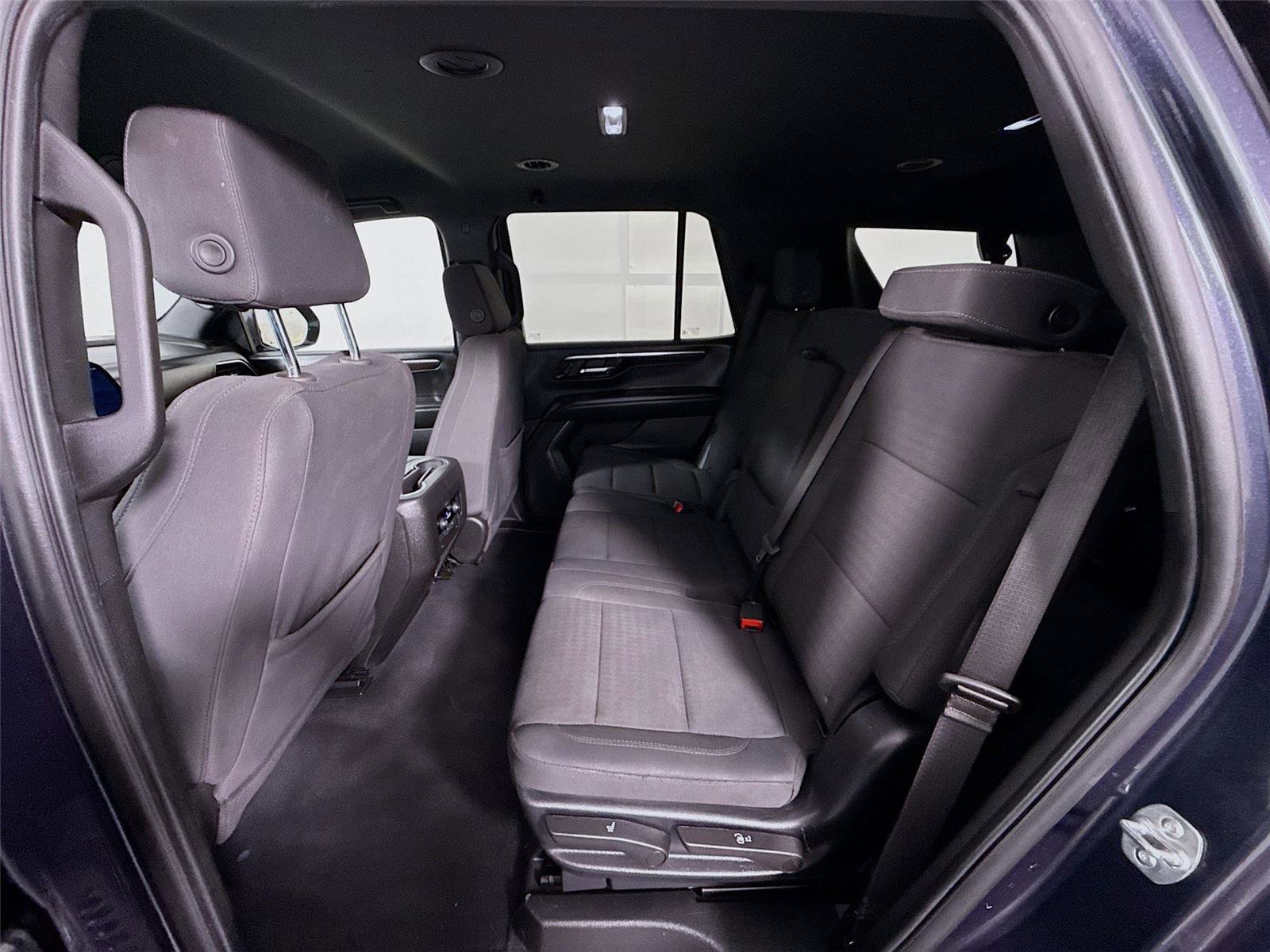 Used 2025 Chevrolet Tahoe LS RWD image 19