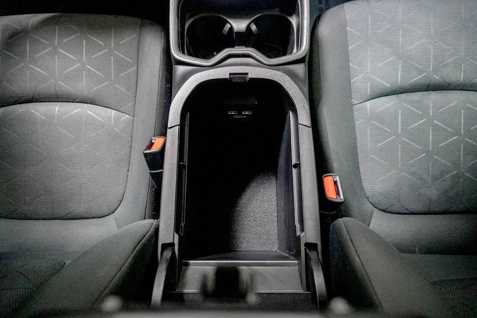 Used 2021 Toyota RAV4 XLE w/ XLE Grade Weather Package image 27