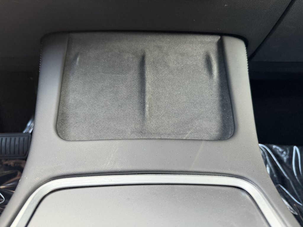 Used 2024 Tesla Model Y 2WD image 28