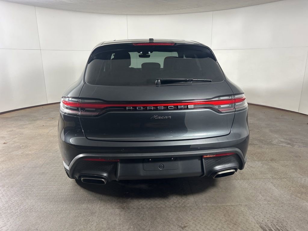 Certified 2025 Porsche Macan image 6