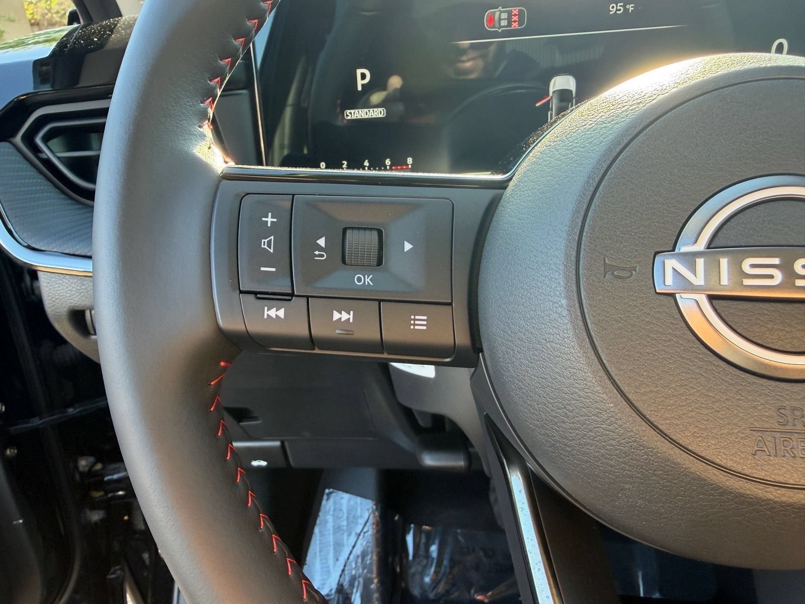 New 2026 Nissan Kicks SR FWD image 17