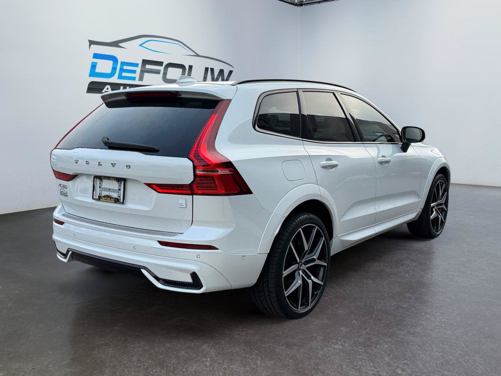 Used 2024 Volvo XC60 T8 Polestar w/ Protection Package Premier AWD/4WD image 3