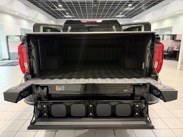 Used 2023 GMC Sierra 1500 AT4 w/ AT4 Premium Package AWD/4WD image 11