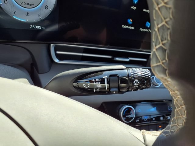 Used 2025 Hyundai Elantra SEL FWD image 65