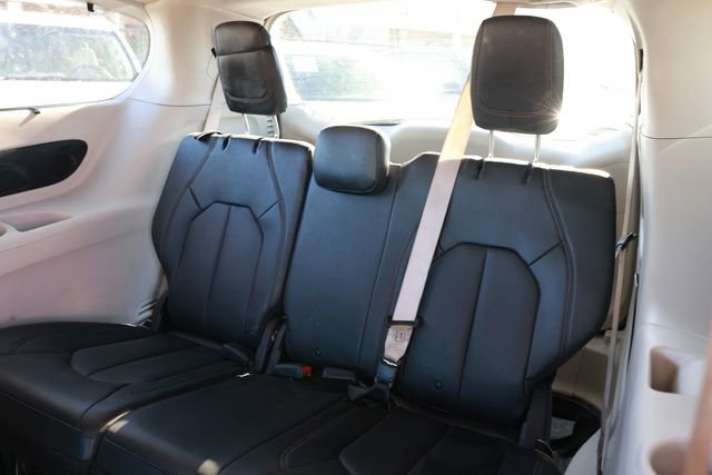 Used 2020 Chrysler Pacifica Touring-L Plus image 30