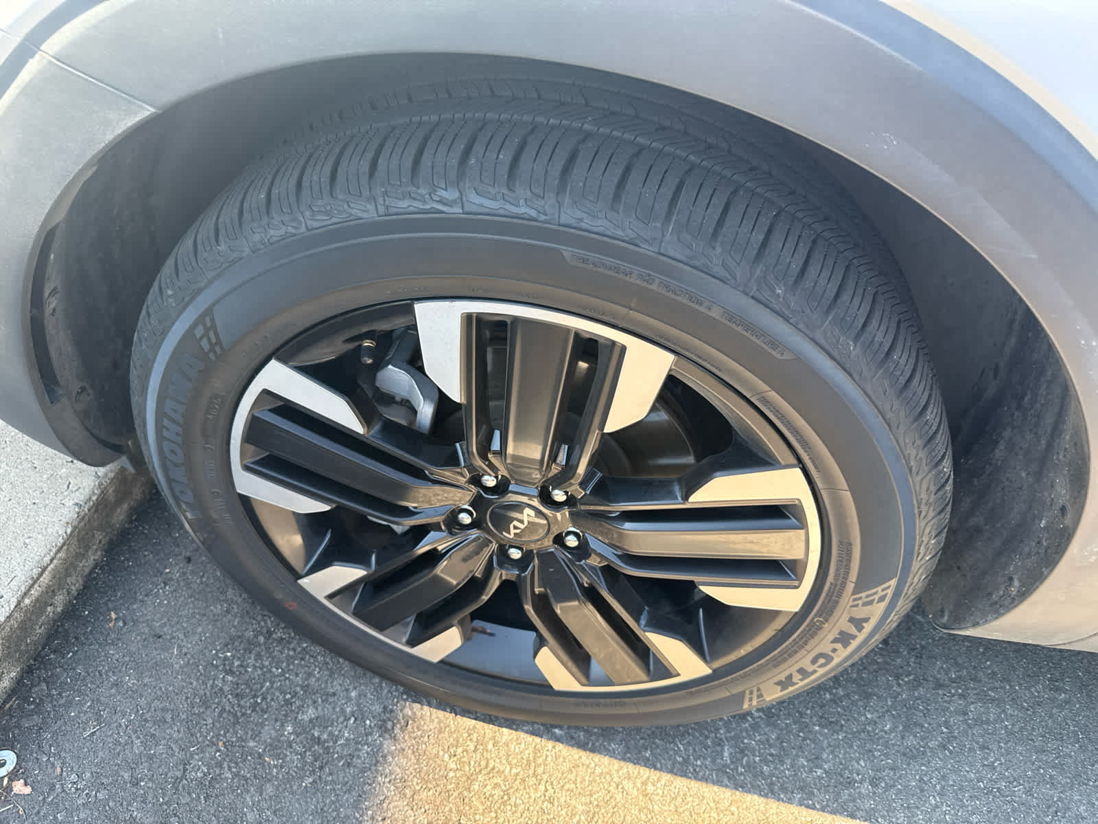 Used 2023 Kia Telluride SX AWD/4WD image 6