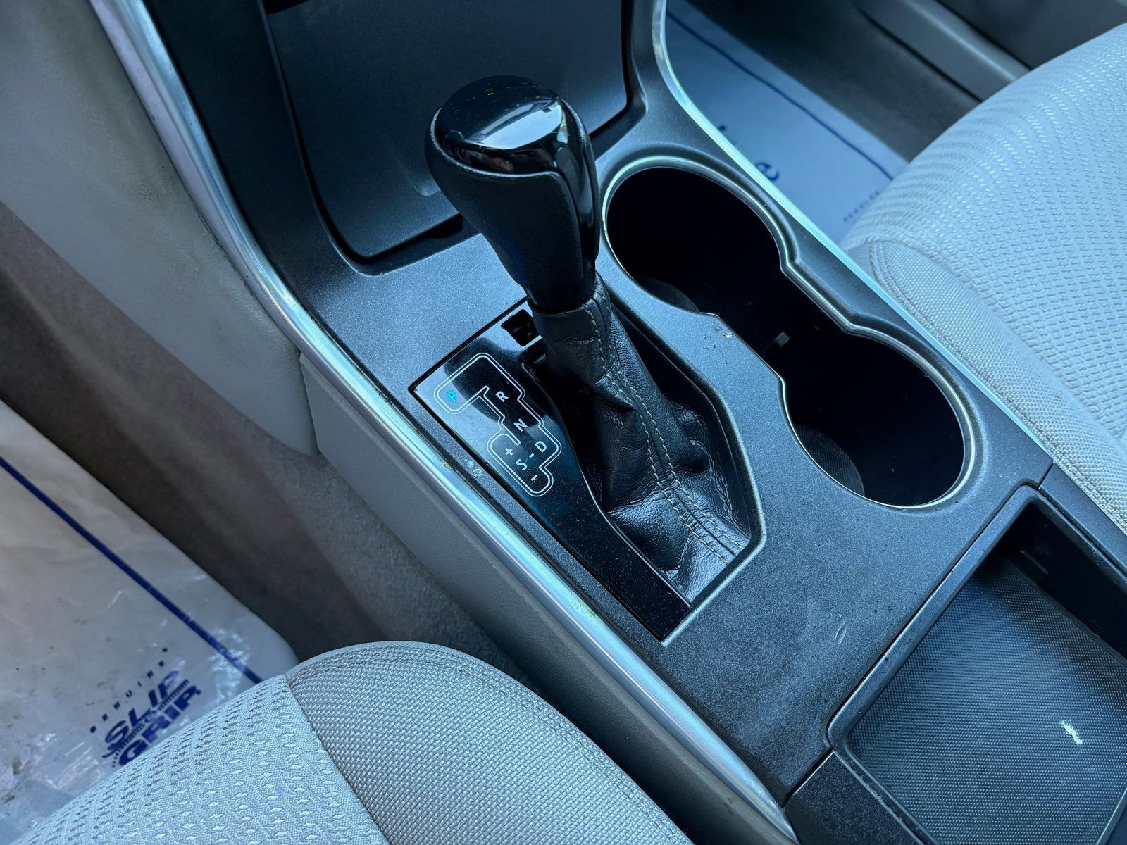 Used 2015 Toyota Camry LE image 29