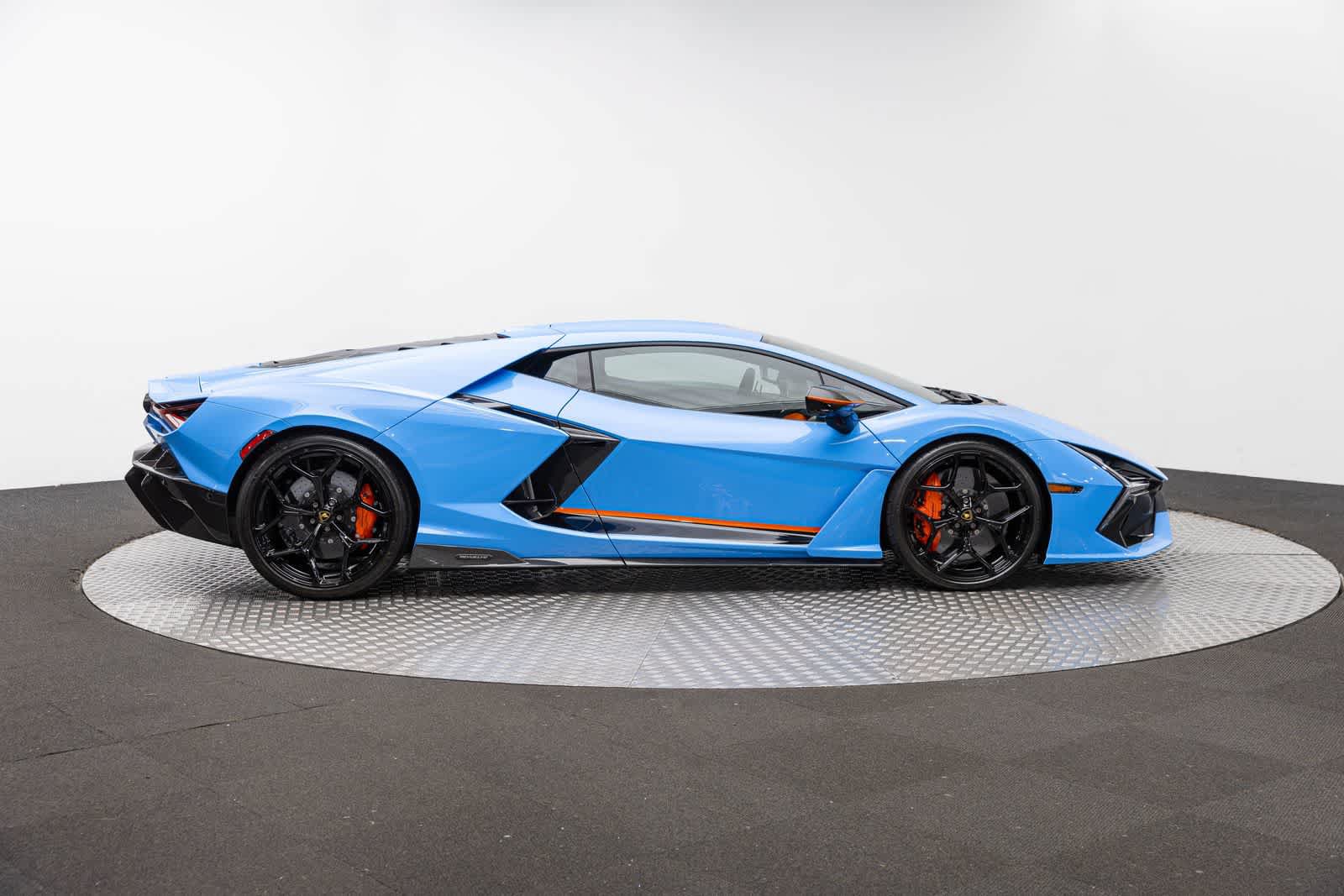 Used 2024 Lamborghini Revuelto AWD/4WD image 44