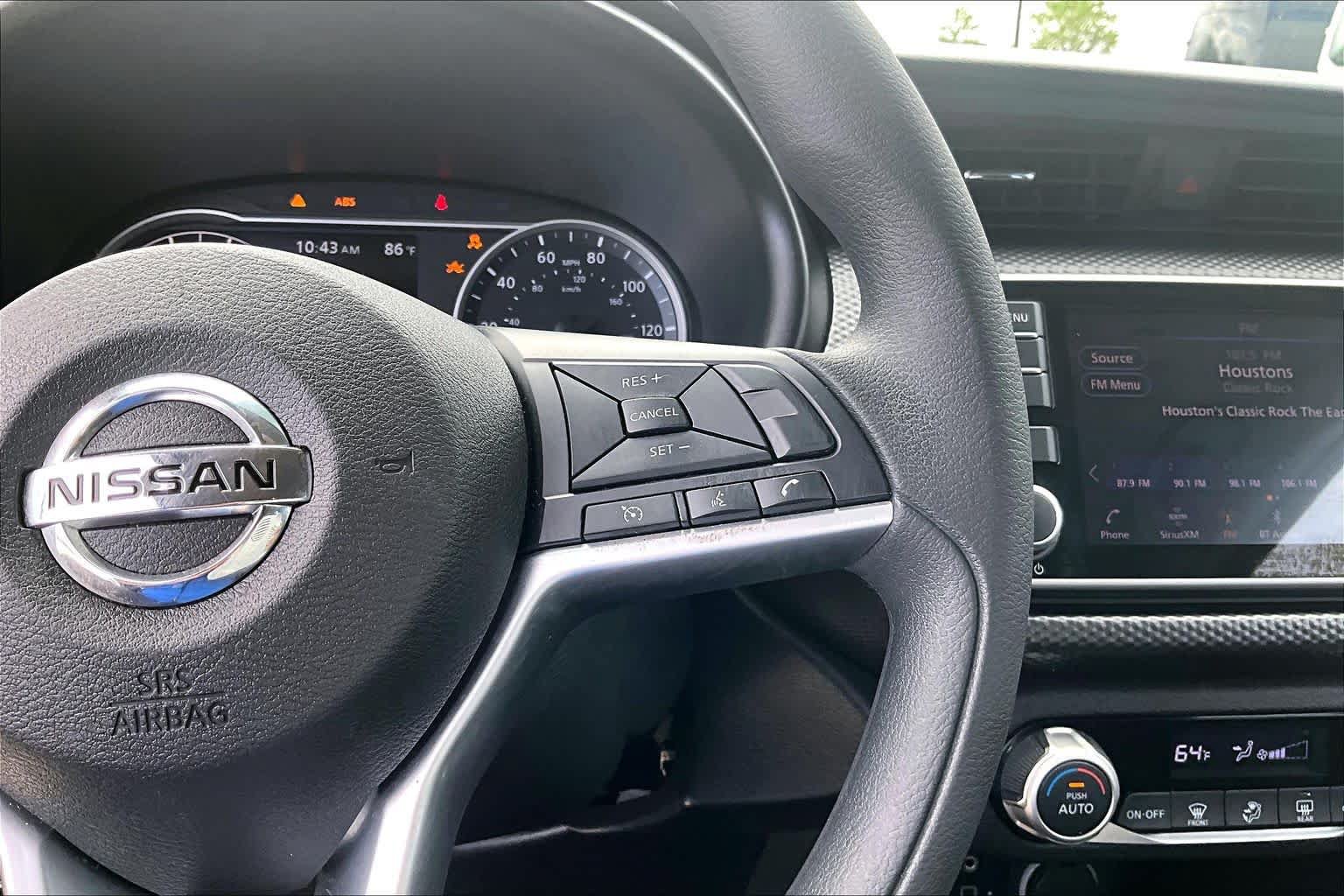 Used 2019 Nissan Kicks SV FWD image 21