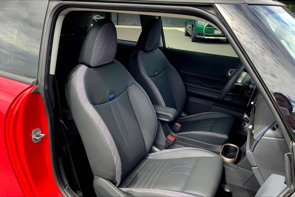 Certified 2025 MINI Cooper S FWD image 8
