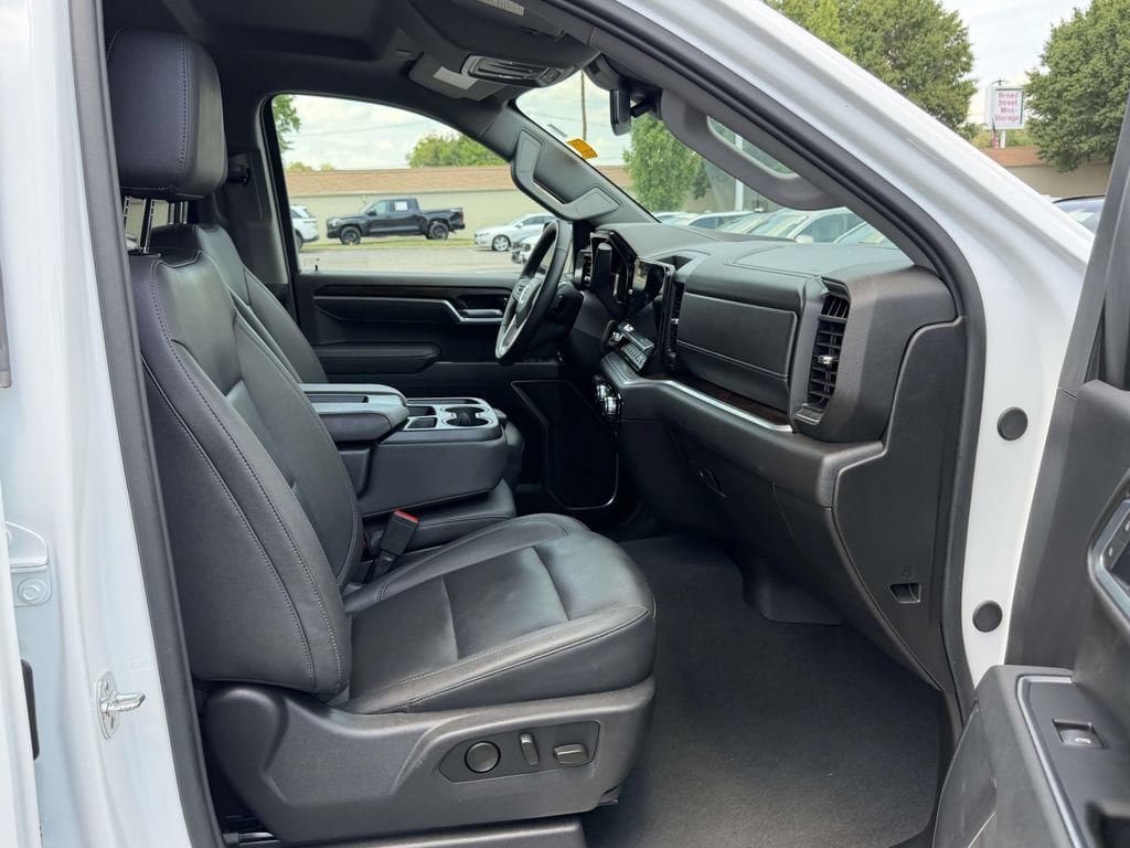 Used 2026 GMC Sierra 1500 SLT AWD/4WD image 11