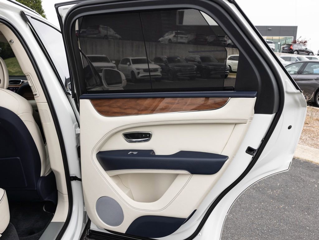 Used 2024 Bentley Bentayga image 69