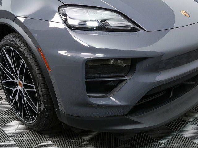 New 2026 Porsche Macan Electric RWD image 38